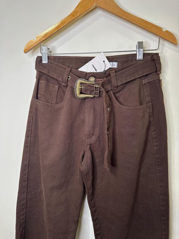 Calça Jeans Marrom com Cinto